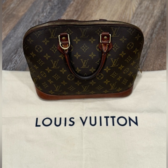 Louis Vuitton Handbags - Vintage Louis Vuitton Monogram Alma PM
